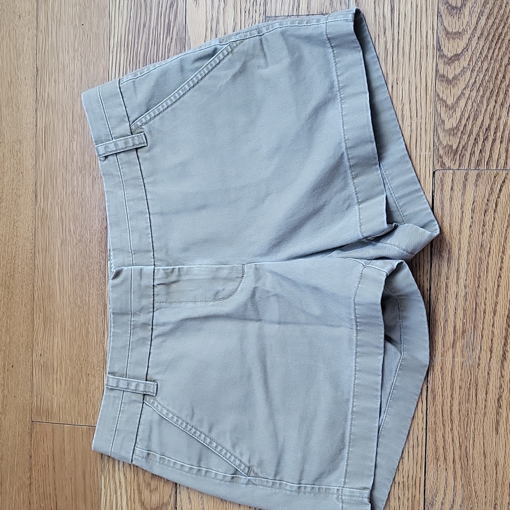 ☀️FIRM!💜Juniors Khaki Shorts